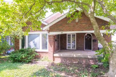 Main picture of 50 Jenny Ln
