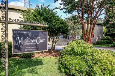 Main picture of 3202 Mathieson Dr NE