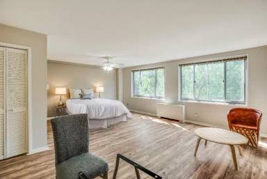 Main picture of Park Sutton Condo