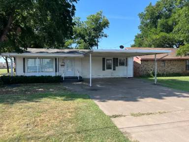 Main picture of 908 Sycamore Dr