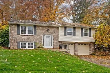 Main picture of 100 Cherrington Dr