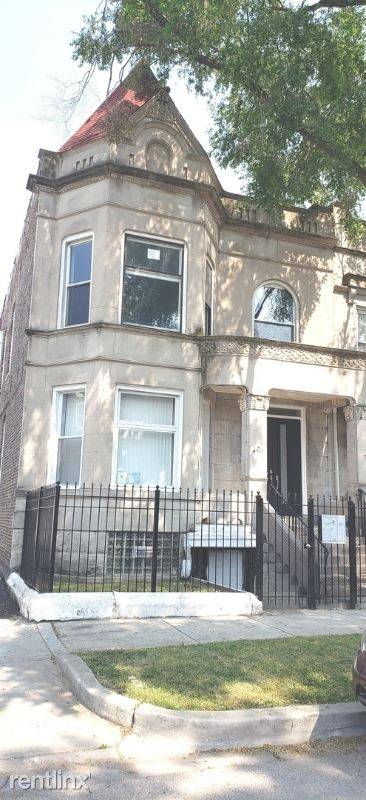 Main picture of 4311 S Vincennes Ave