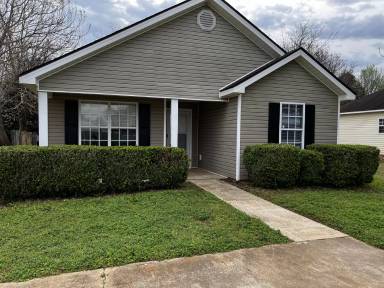 Main picture of 303 Haverhill Cir
