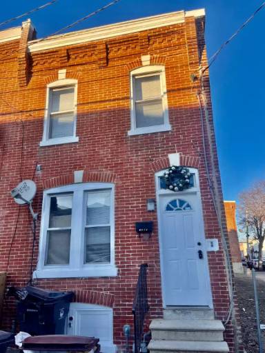 Main picture of 1301 Lancaster Ave
