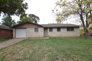 Main picture of 3118 Lawnwood Dr