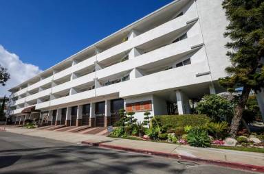 Main picture of 100 Cliff Dr