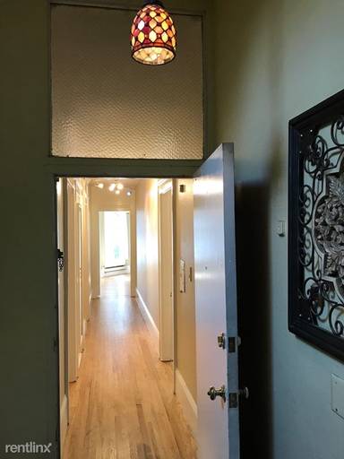 Main picture of 1809 Broadway