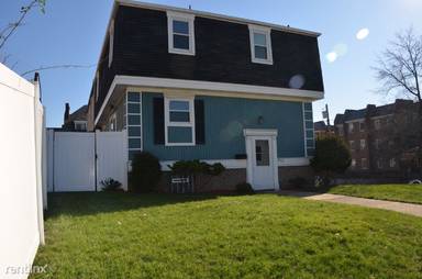 Main picture of 800 N Highland Ave