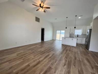 Main picture of 208 Franklin Sq