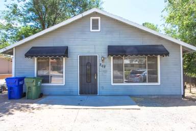 Main picture of 202 Robinson Dr