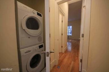Main picture of 321 W 105th St