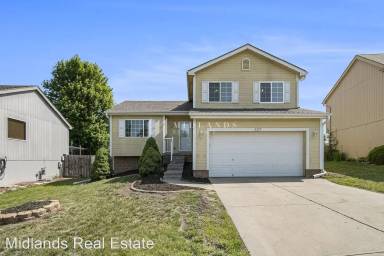 Main picture of 4219 N 171st Ave