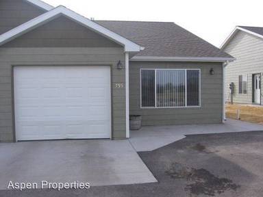 Main picture of 749 Linda Ln