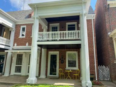 Main picture of 3218 W Grace St