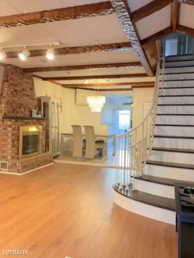 Main picture of 2509 S 10th St