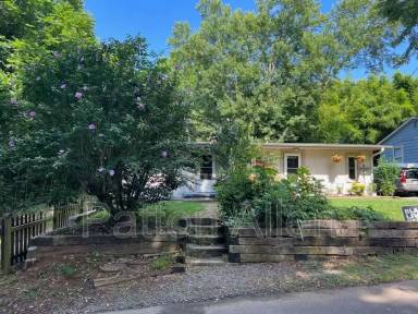 Main picture of 10 Miller Rd E