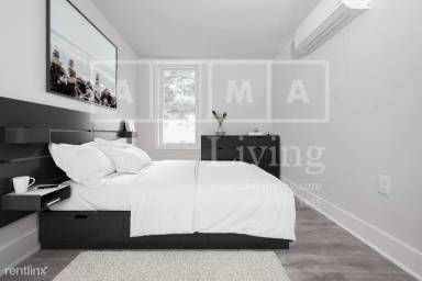 Main picture of 2531 W Dakota St