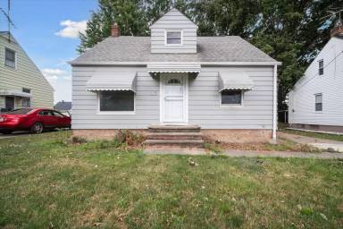 Main picture of 862 E 209th St