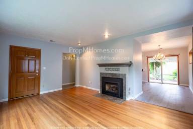 Main picture of 6206 N Omaha Ave