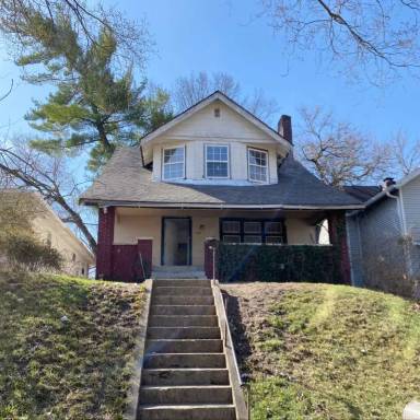 Main picture of 1315 W 34th St