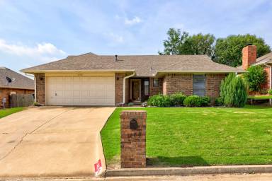 Main picture of 1205 Windsor Pl