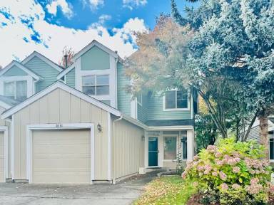 Main picture of 17449 NE 122nd St