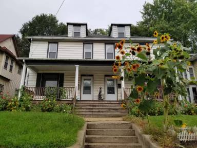 Main picture of 418 N Van Buren Ave