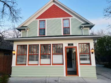 Main picture of 519 W Park St