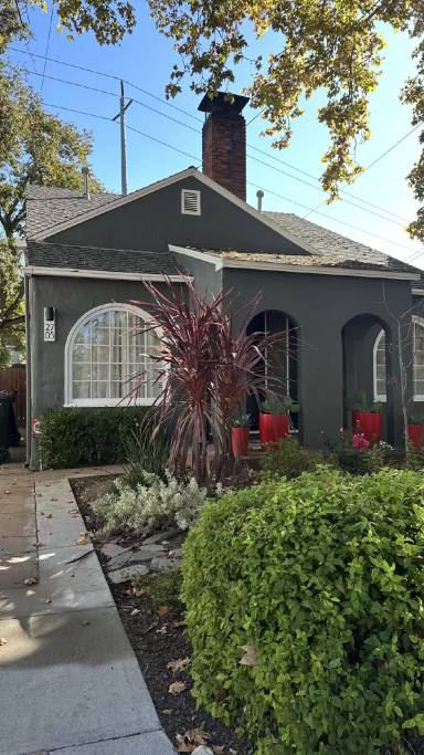 Main picture of 2705 Freeport Blvd
