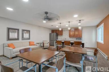Main picture of 2500 Knight Dr
