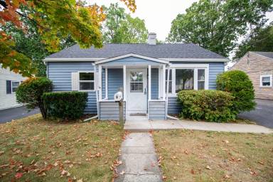 Main picture of 11 Holland Ave