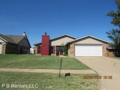 Main picture of 5415 NW Sir Brian Ave