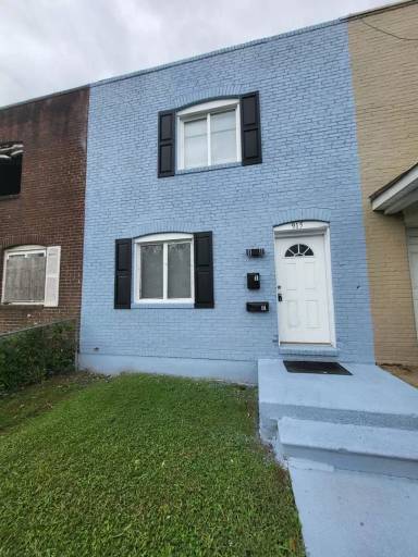 Main picture of 915 Jack St
