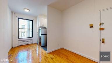Main picture of 309 E 90th St