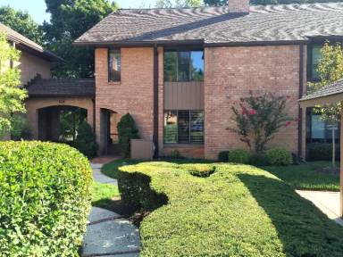 Main picture of 144 Woodgate Ln