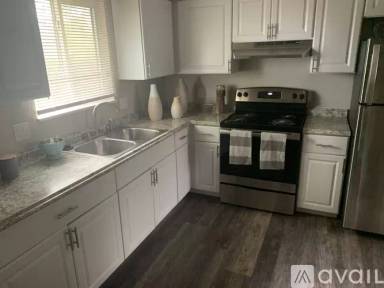 Main picture of 2145 King St