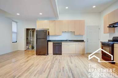 Main picture of 1260 N Greenview Ave