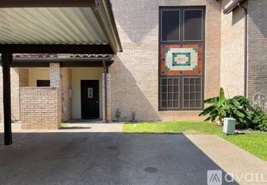 Main picture of 2445 Monarch Dr