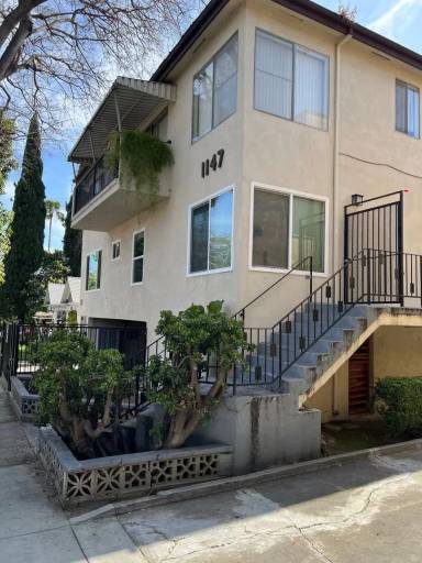 Main picture of 1147 N Vista St