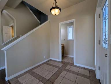 Main picture of 780 Ruskin St