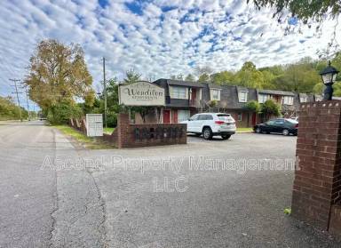 Main picture of 2410 Lyndon Ave
