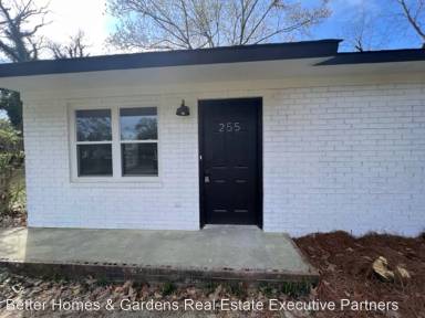 Main picture of 255 S Hicks St
