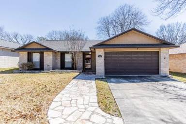 Main picture of 206 Clear Oak
