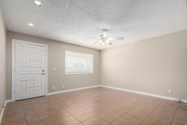 Main picture of 426 E 8th Ave