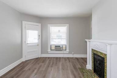 Main picture of 115 E Foraker St