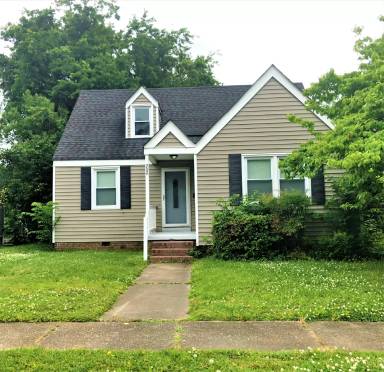 Main picture of 2640 Somme Ave