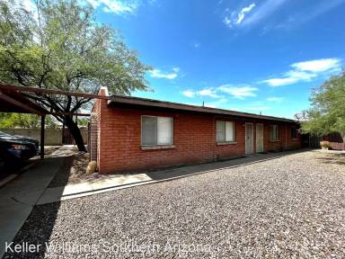 Main picture of 2643 N Dodge Blvd