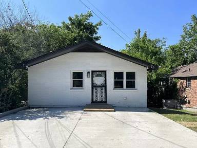 Main picture of 3010 Indiana Ave