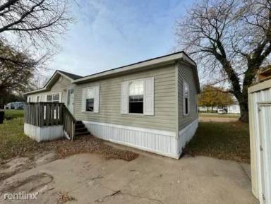 Main picture of Colonial Gardens Manufactured Home Community