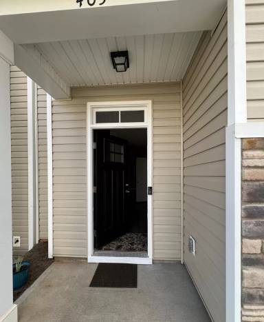 Main picture of 405 Wards Creek Way